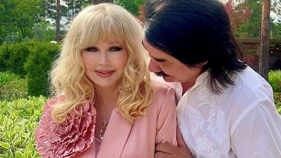 За словами Зіброва, дружина не дозволяє йому їсти вареники й деруни