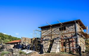 Исихастирион находится на попечении иеромонаха Паисия