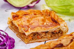 Заливний пиріг готують швидко