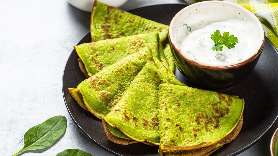 Млинці, до яких можна додати улюблену начинку. Рецепт із точними пропорціями