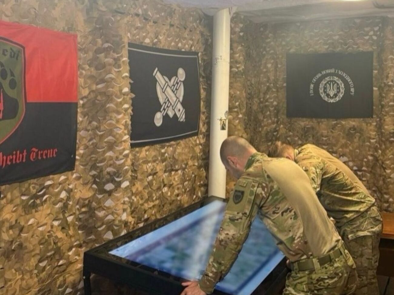 Військовий Крюгер: Суміжні підрозділи використовують такі столи, це реально дуже крута допомога