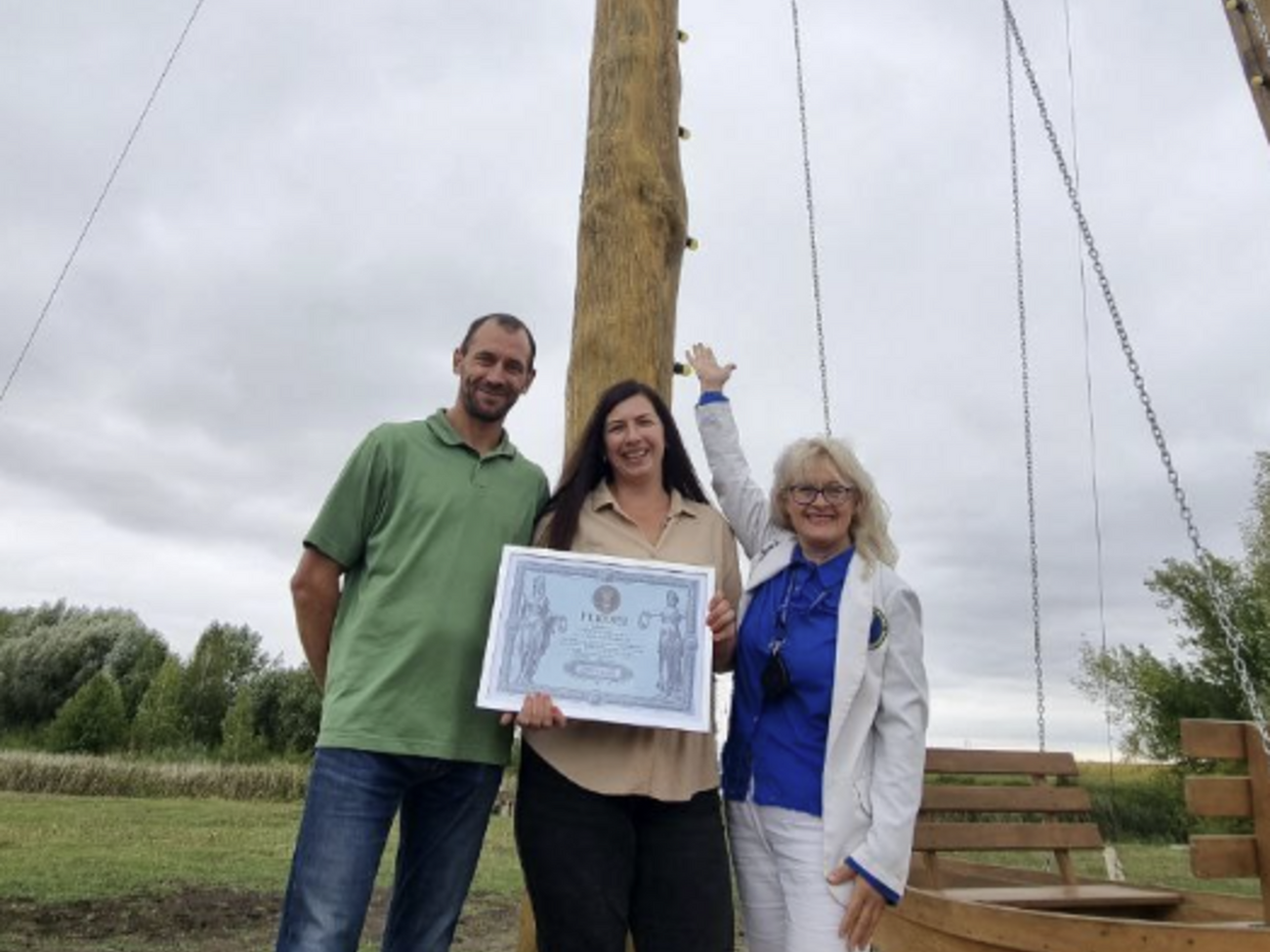 Качели-рекордсмены расположены в семейном экопарке Persha Hata