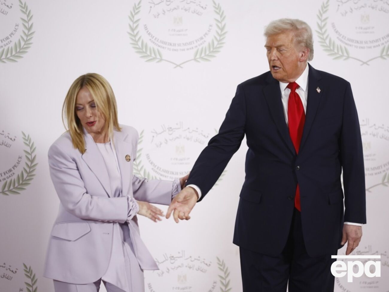 13 октября в Египте Трамп несколько раз называл Мелони красавицей