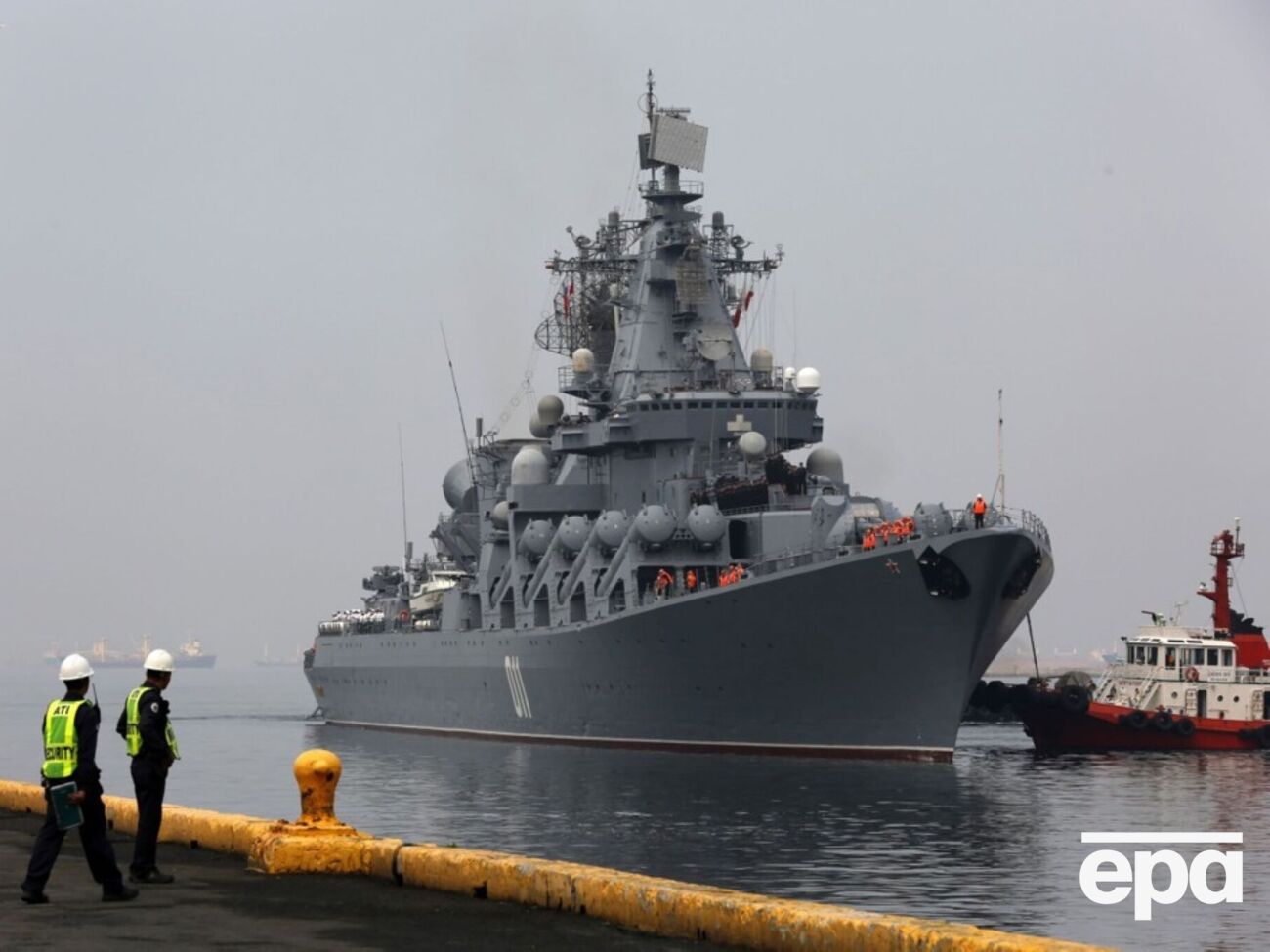 Ряд американских чиновников использовали для поздравления фото российского судна, некоторые опубликовали датский и индийские корабли