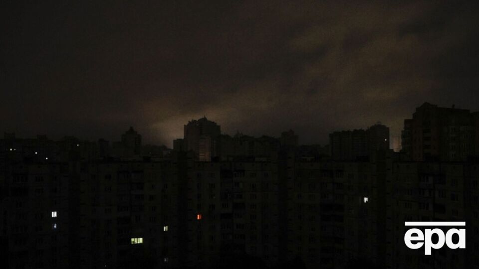 Из-за проблемы на одном из энергообъектов столицы возникла перегрузка сети, пояснили в КГГА