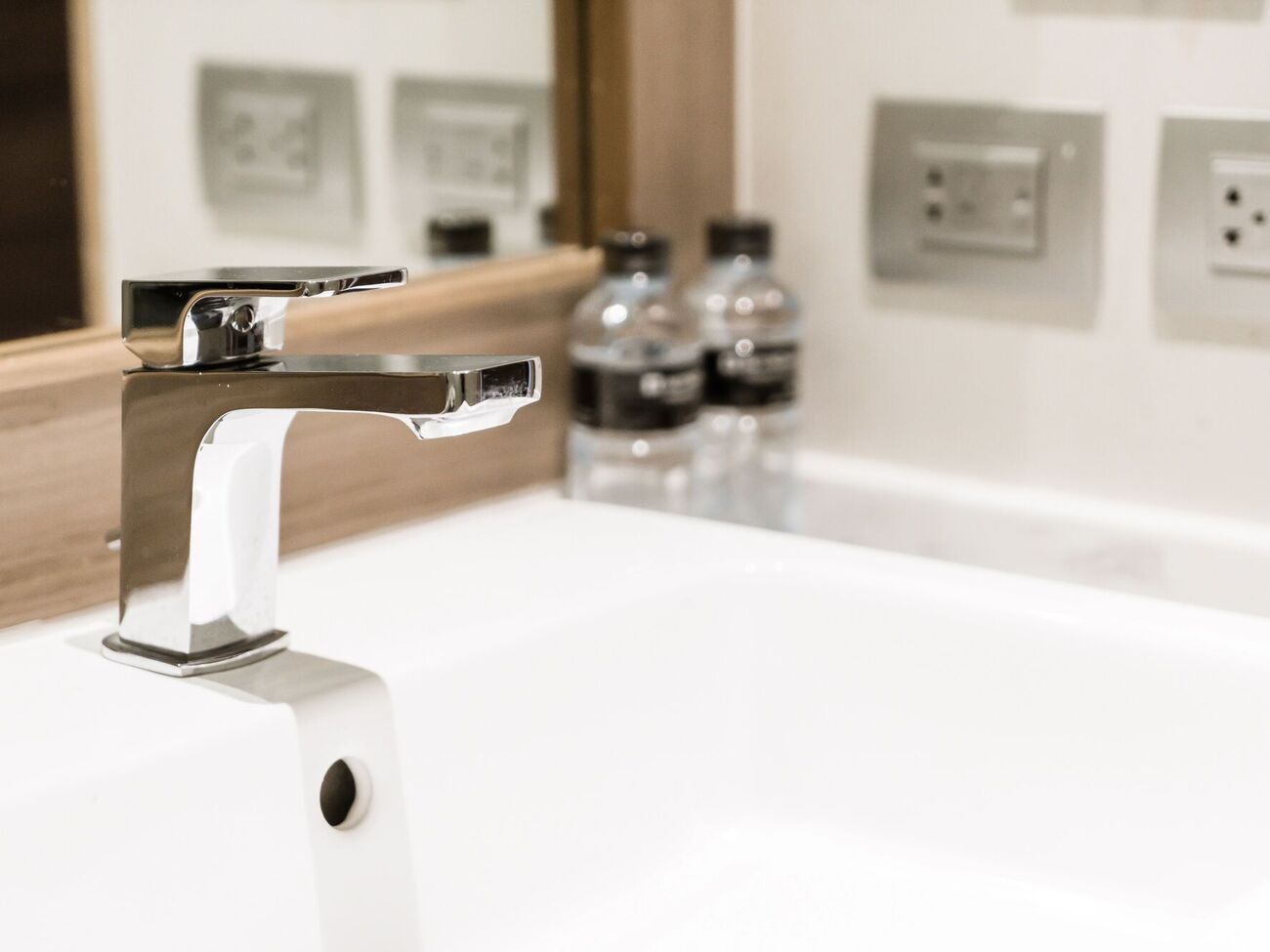 На правому березі столиці тиск у системі водопостачання довелося знизити до мінімуму