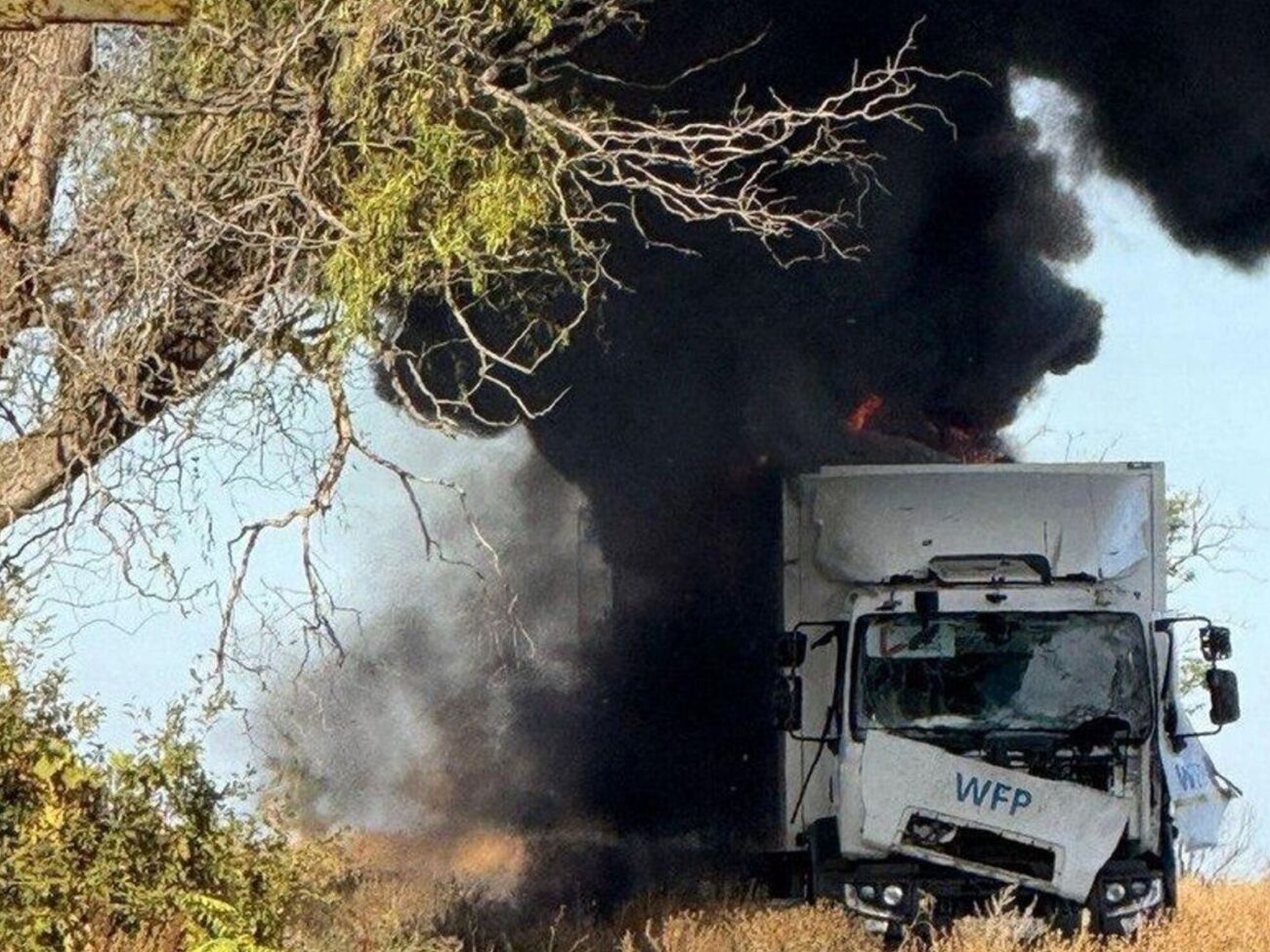 Маккейн назвала удар по вантажівках із гуманітаркою "абсолютно неприпустимим", однак не вказала, хто його завдав