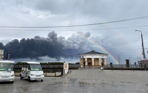 Нафтобаза у Феодосії горить і далі