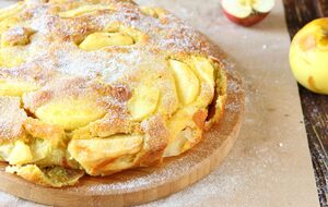 Галету перед подачей посыпают сахарной пудрой