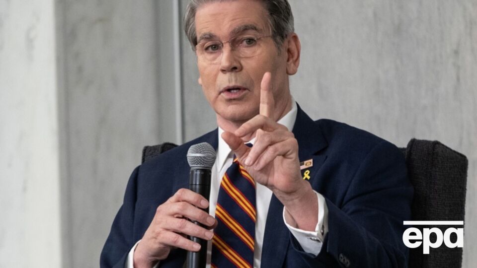 Бессент отметил необходимость санкционного давления на РФ и страны, финансирующие военную машину Кремля