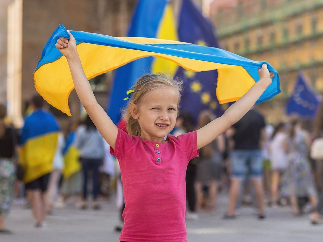 Если родители демонстрируют оптимизм, гибкость и открытость, ребенок будет чувствовать себя увереннее, отметили психологи Фонда