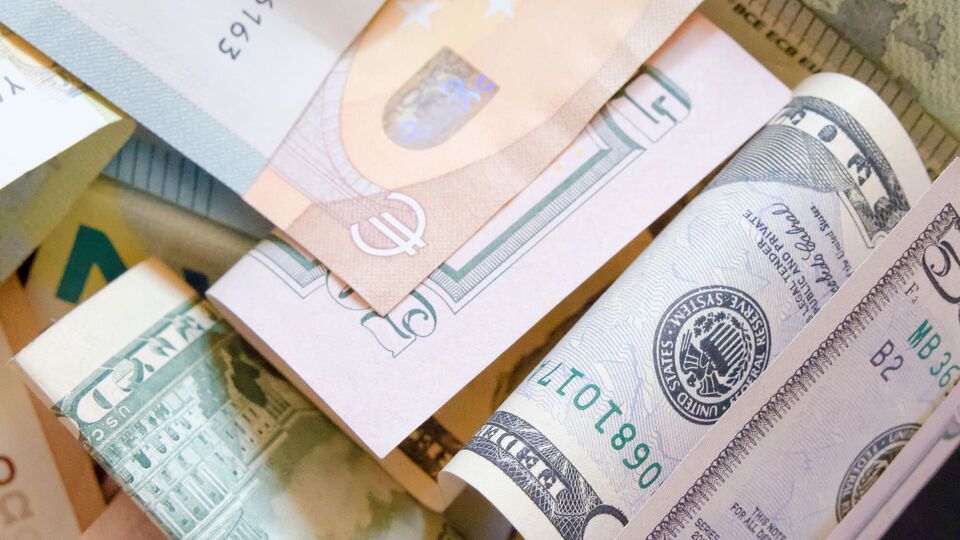 Де обміняти старі долари на нові в Києві. Крок за кроком