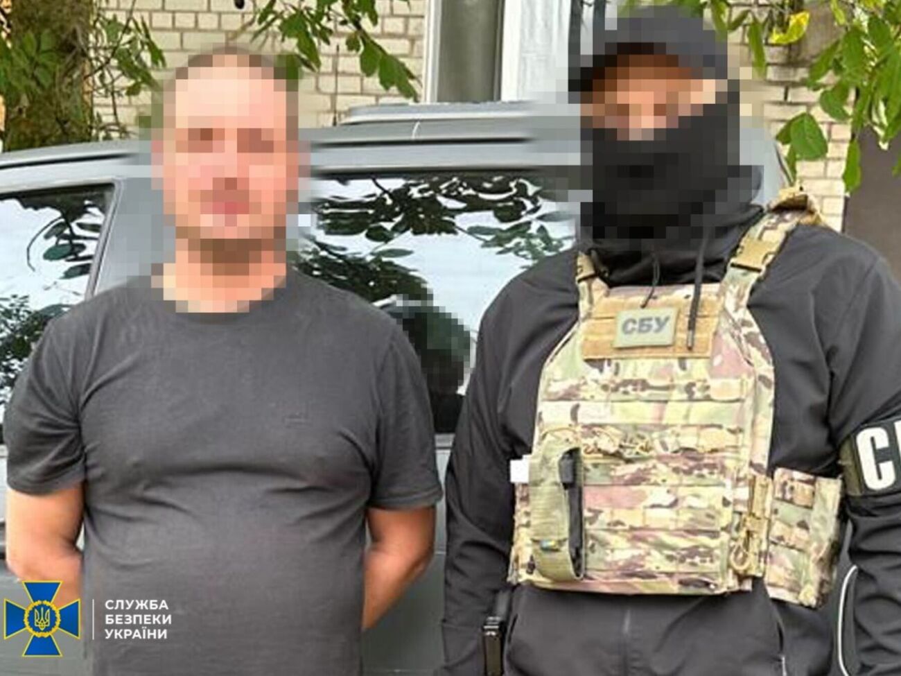 Слідство стверджує, що фігурант охороняв камери окупаційної в'язниці, до якої росіяни звозили учасників руху опору в регіоні