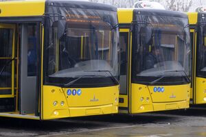 У КМДА пояснили, що йдеться про переоблаштування транспортних засобів на замовлення військових