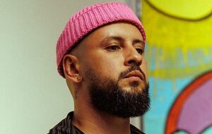 У назві нової пісні Monatik закодовані дати народження його дітей