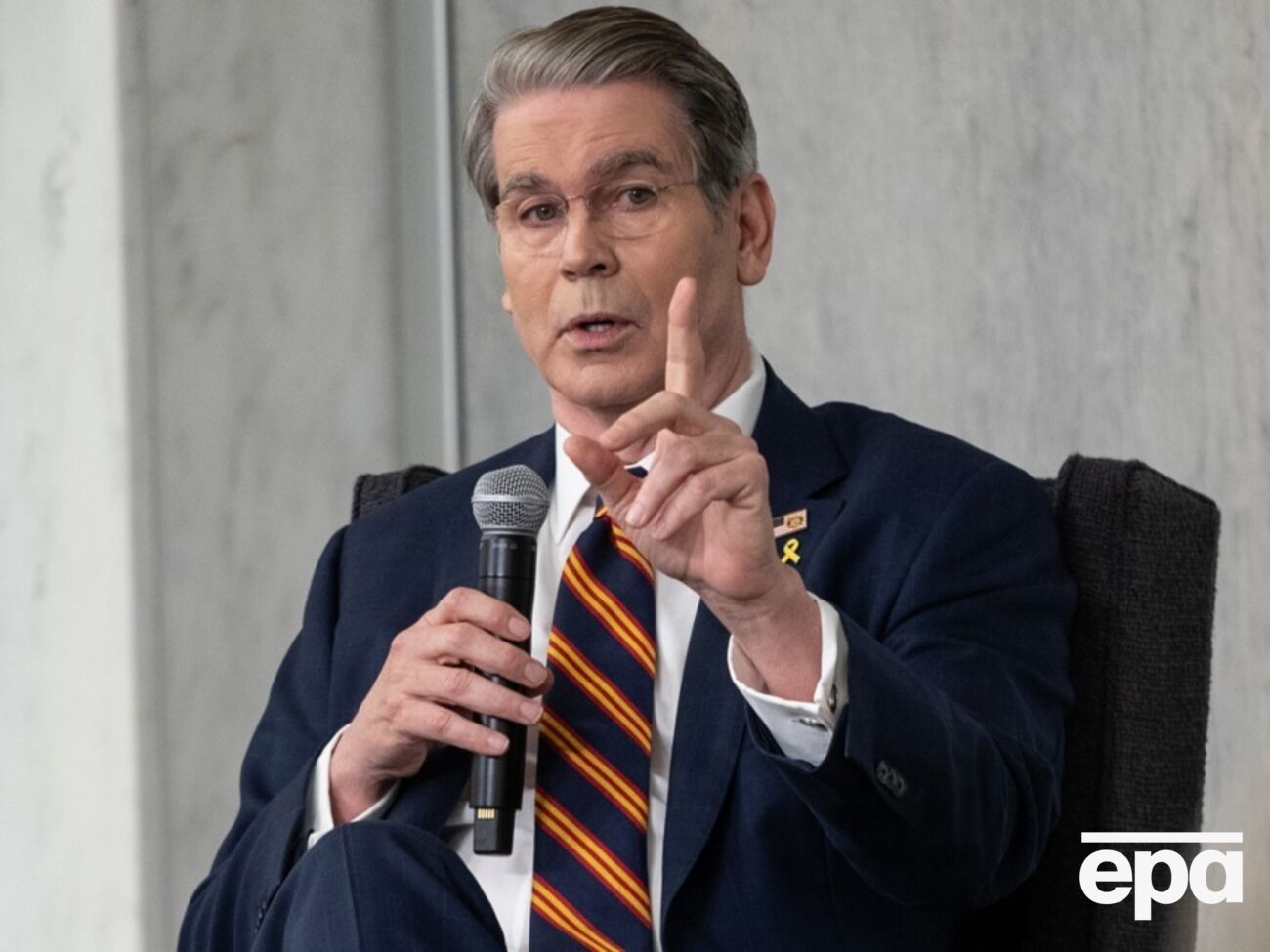 Шатдаун став головним гальмом економіки США, запевняє Бессент