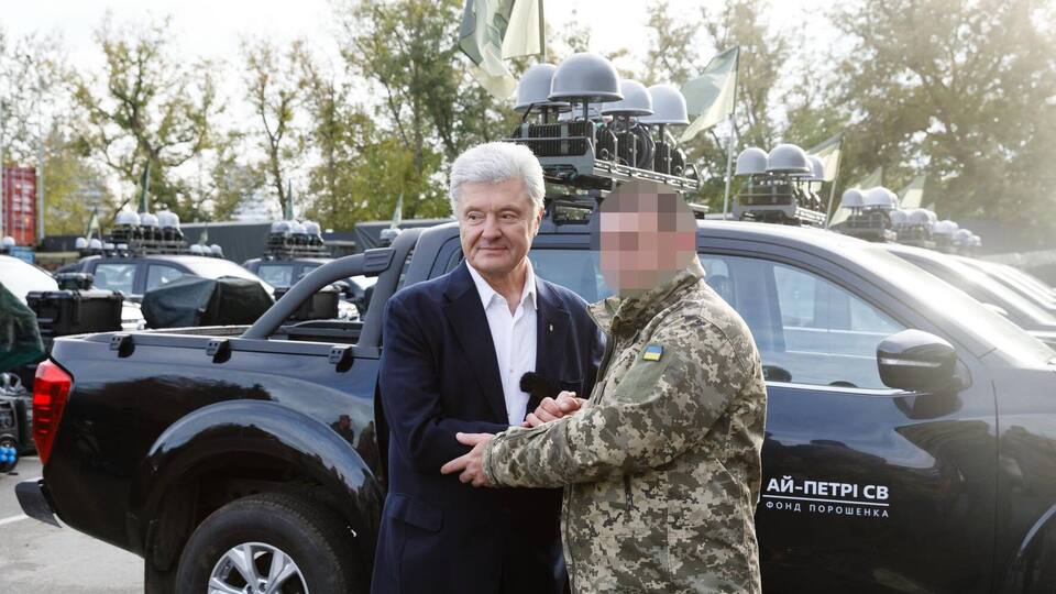 Порошенко не покупал за собственные средства технику, которую передавал военным, утверждает Сталкер