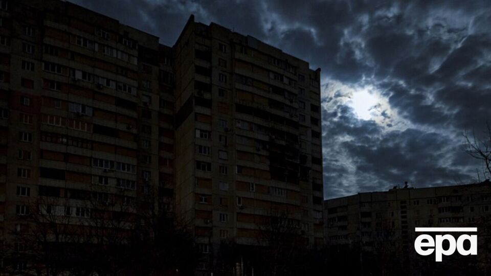 Графики ввели из-за сложной ситуации в объединенной энергосистеме Украины, отметили в ведомстве