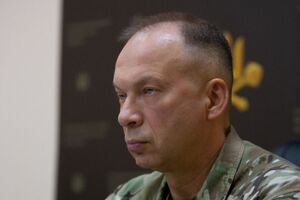 Сырский посетил подразделения, сдерживающие оккупантов на границе с Днепропетровской областью