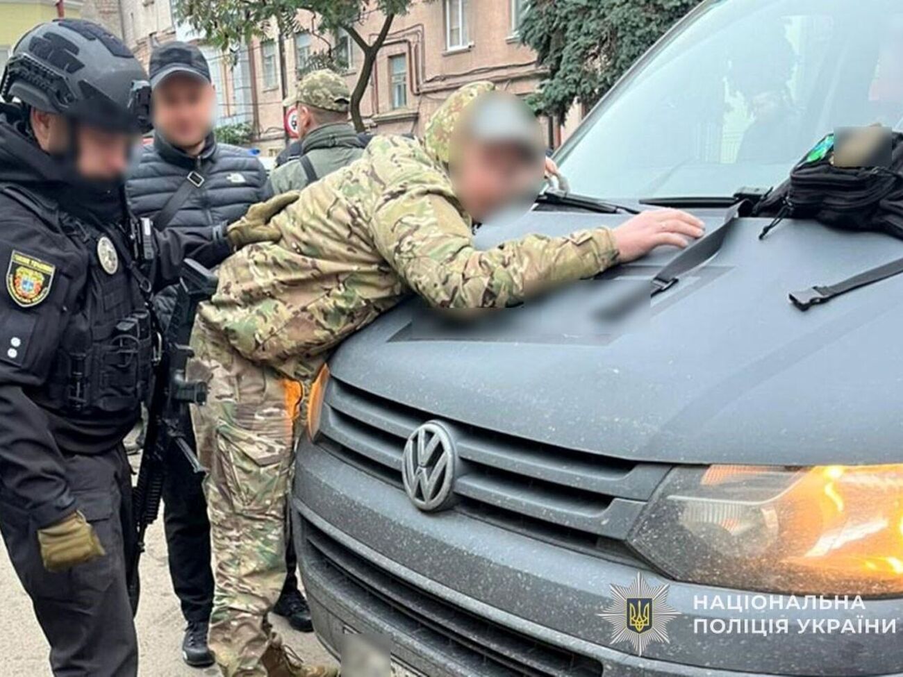 Деякі з потерпілих, яких викрали, дістали поранення на фронті й потребували реабілітації
