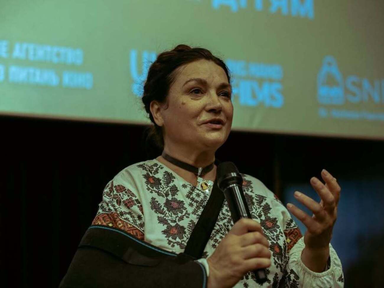 Сумская родилась 22 апреля 1956 года в селе Катюжанка Киевской области