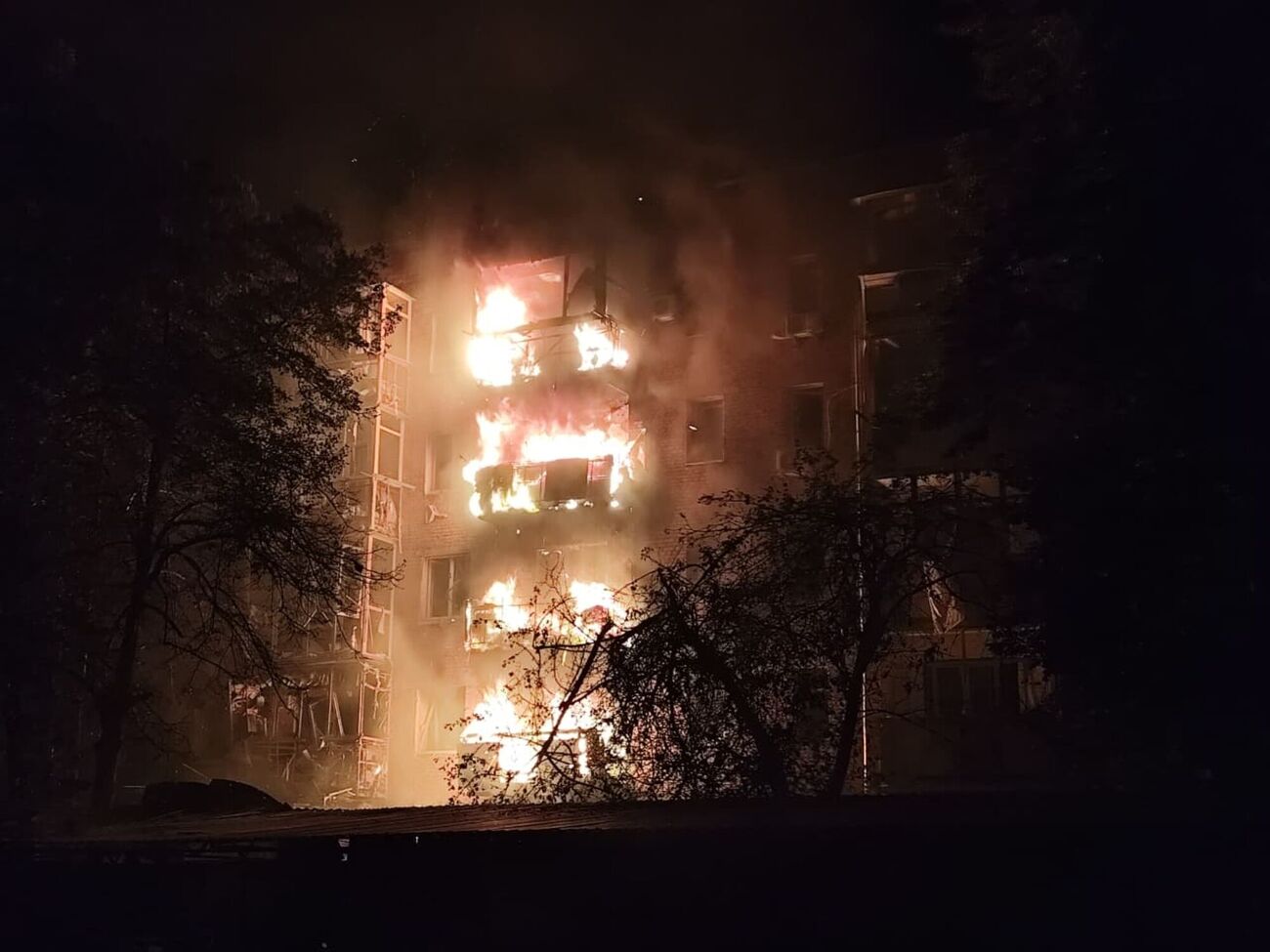 Россияне дважды ударили по многоэтажке, отметил глава ОВА