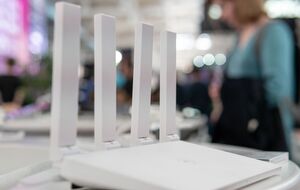 Метод идентификации через WiFi работает подобно камере, но вместо света используется радиоволна