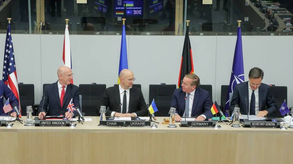 По словам Рютте (на фото крайний справа), более половины союзников уже присоединились к программе PURL