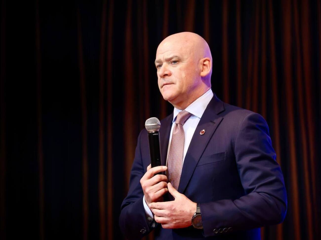 Труханов додав, що Зеленський не говорив із ним перед тим, як ухвалити рішення про припинення його громадянства