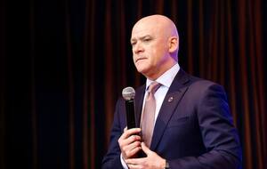 Труханов додав, що Зеленський не говорив із ним перед тим, як ухвалити рішення про припинення його громадянства