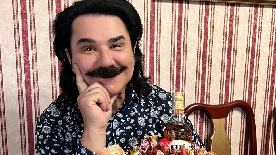 Зібров: Спортом спеціально не займаюся, але роблю зарядку, багато ходжу, працюю у своєму саду, на городі
