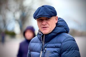 Экс-мэр вывез обстановку из кабинета, заявил Кипер