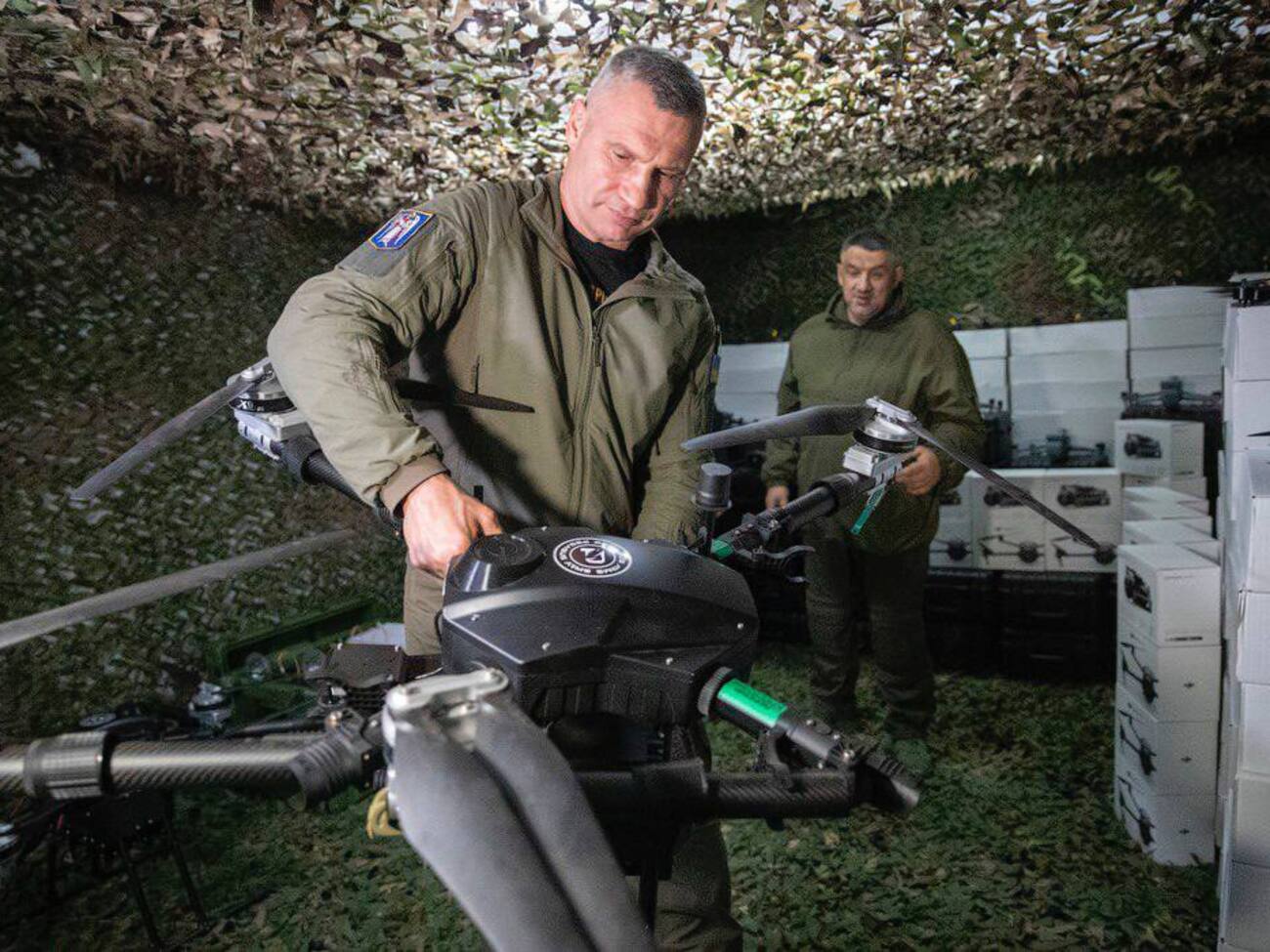 С начала года община Киева передала на фронт 53 тыс. БПЛА и почти 350 систем РЭБ, отметил Кличко