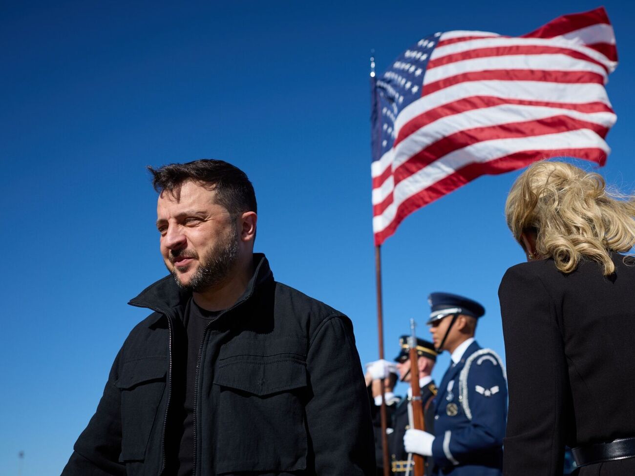 Зеленський повідомив, що прибув до США