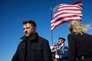 Зеленський повідомив, що прибув до США