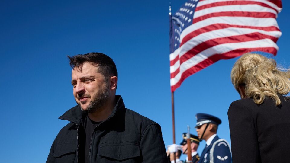 Зеленский сообщил, что прибыл в США