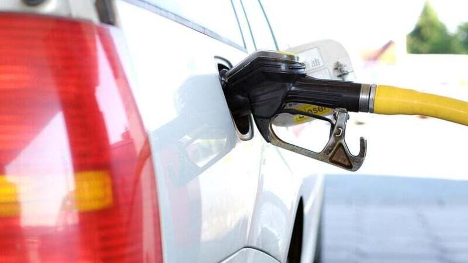 За інформацією журналістів, із ламанням двигунів зіткнулися десятки водіїв