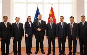 После семи лет в Европарламент прибыла китайская делегация