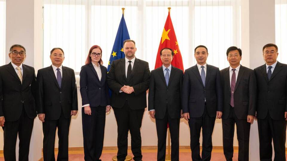 После семи лет в Европарламент прибыла китайская делегация