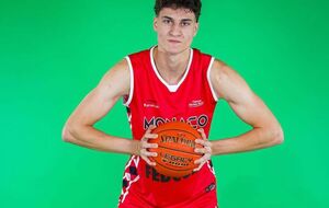 Рост Максима Кличко – 2 м 18 см