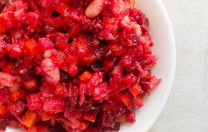 Ингредиенты режут кубиками