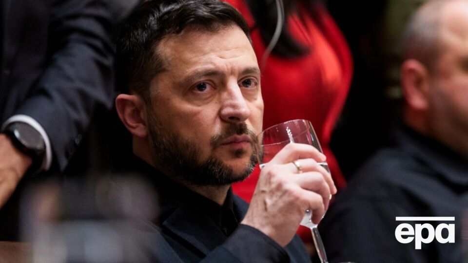 Зеленский и украинская делегация привезли на встречу с Трампом несколько карт, сообщили СМИ