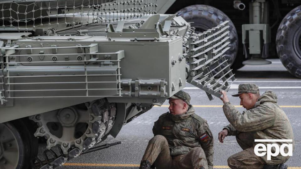 Некоторые россияне дезертируют с военной техникой, пишут в ГУР