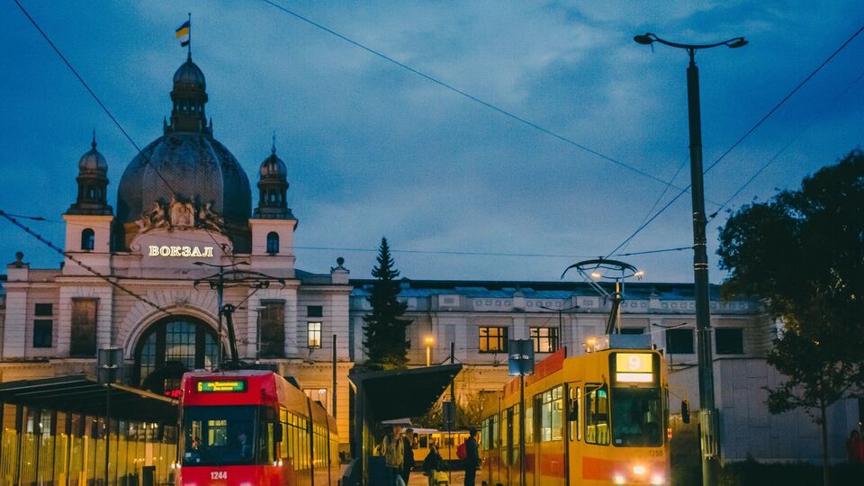 Трамваї замінять на автобуси