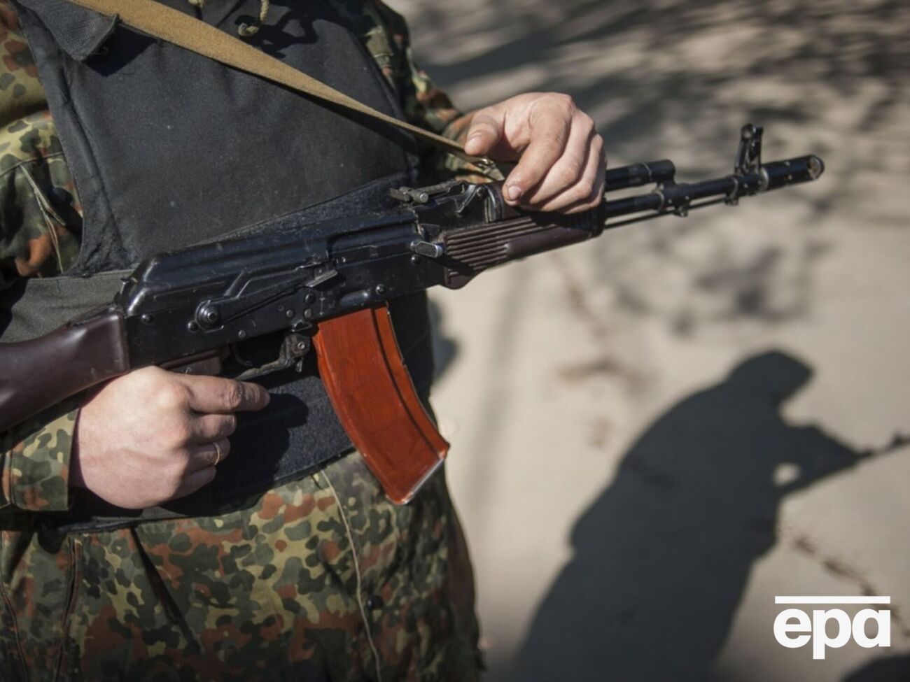 На блокпосту на въезде в Крым российские военные приставали к девушке