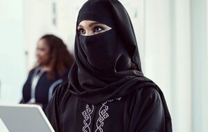 У парламенті країни виник розкол щодо законопроєкту про заборону носіння одягу, який закриває обличчя
