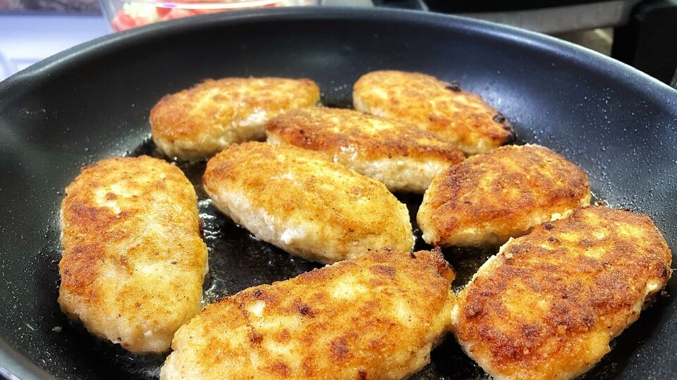 К фаршу добавьте творог