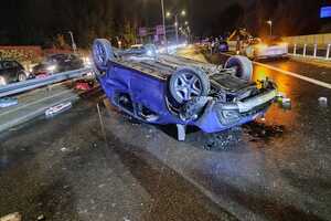 Сотрудник посольства РФ в Польше не справился с управлением на одной из самых оживленных дорог Варшавы