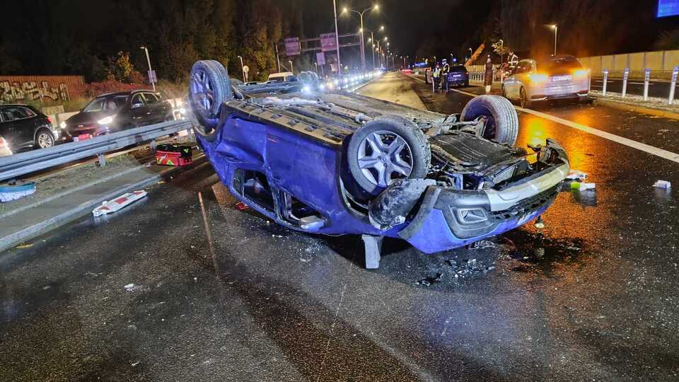 Сотрудник посольства РФ в Польше не справился с управлением на одной из самых оживленных дорог Варшавы