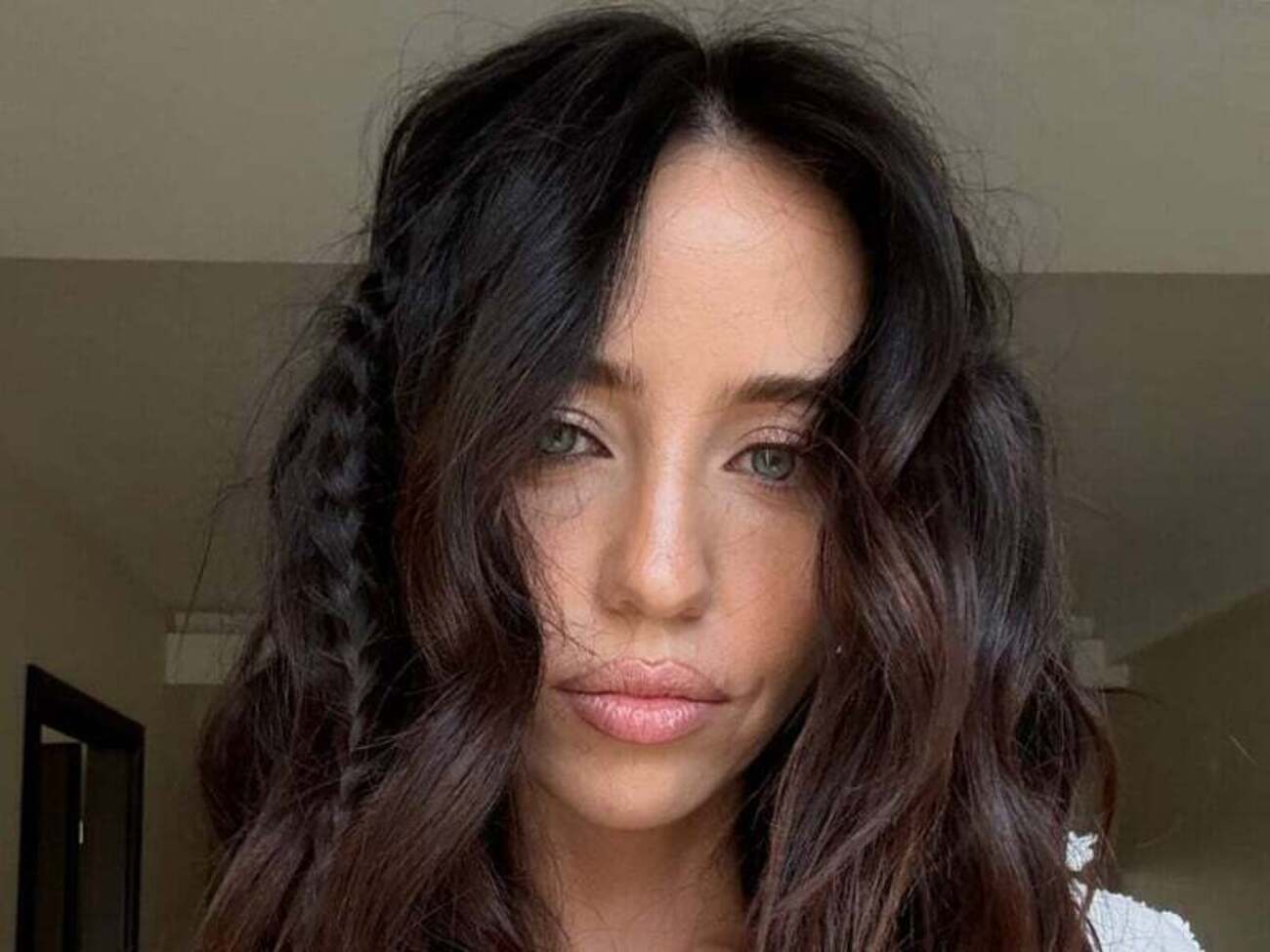 Дорофєєва розповідала, що в повсякденному житті не носить коротких спідниць і шортів